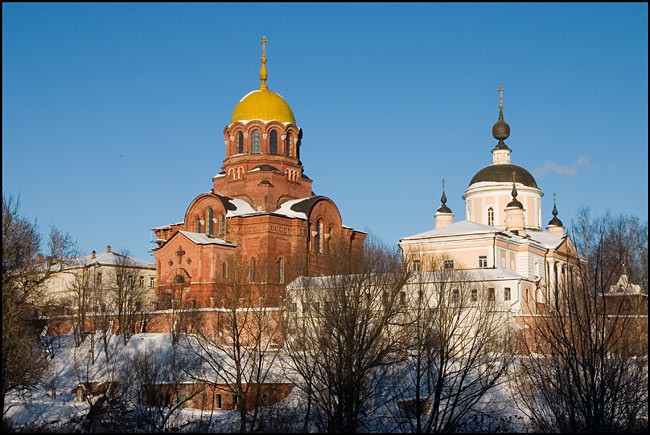 В Хотькове древний Покровский монастырь