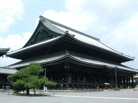 Храм Хонгандзи в Киото.