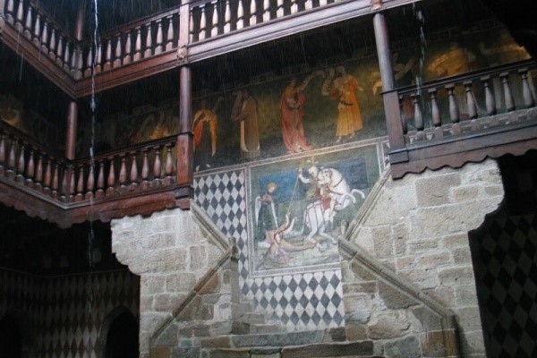 Средневековые фрески
