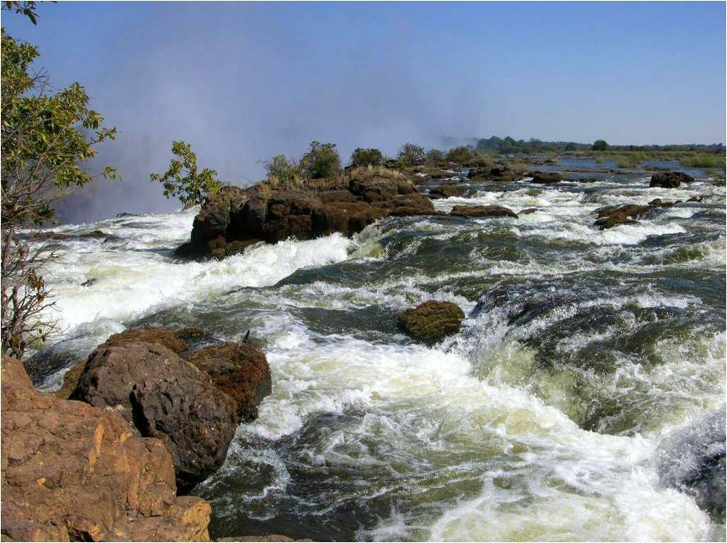 водопад виктория река